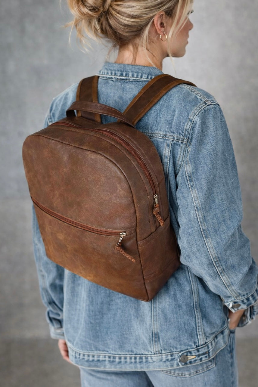 Classic Backpack (Cognac)