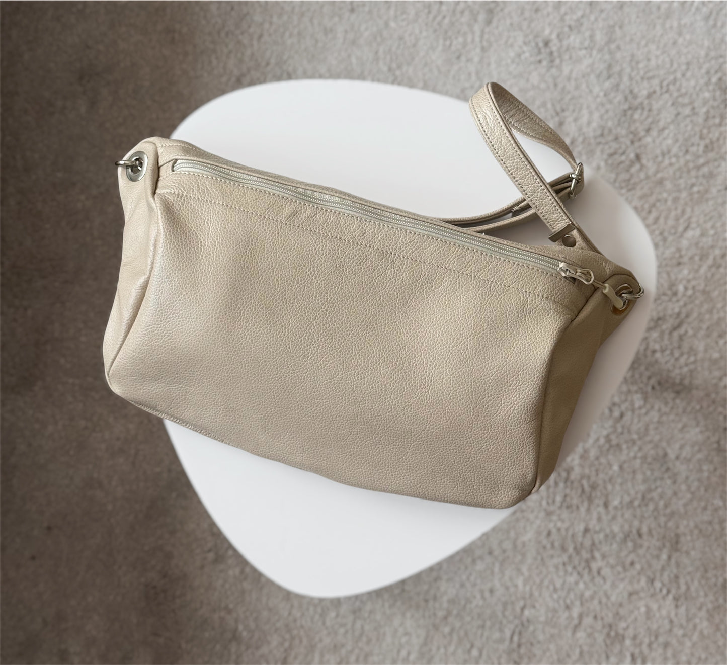 Sling Bag Large Buttermilk – Handgefertigte Leder Crossbody Tasche