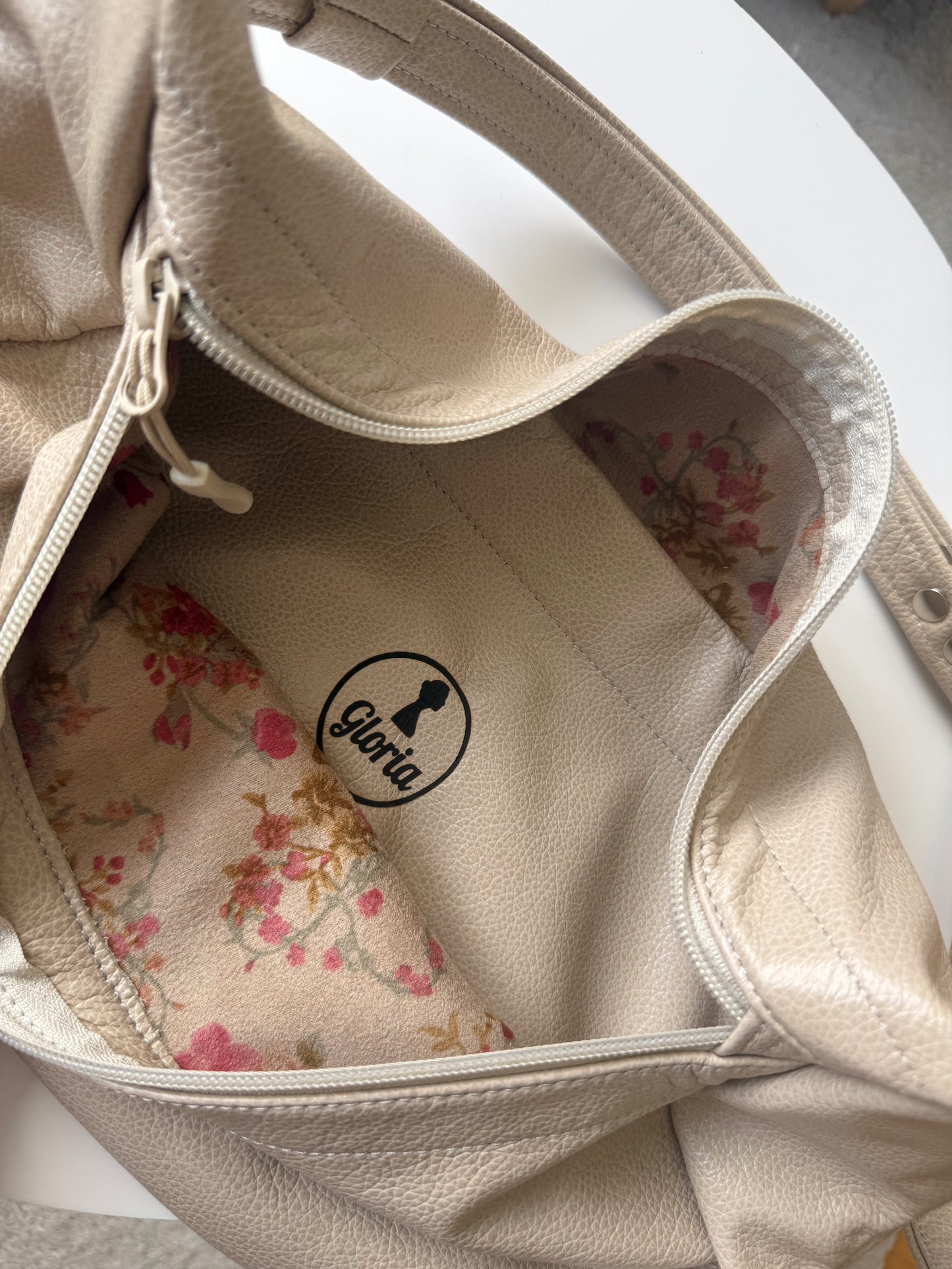 Sling Bag Large Buttermilk – Handgefertigte Leder Crossbody Tasche