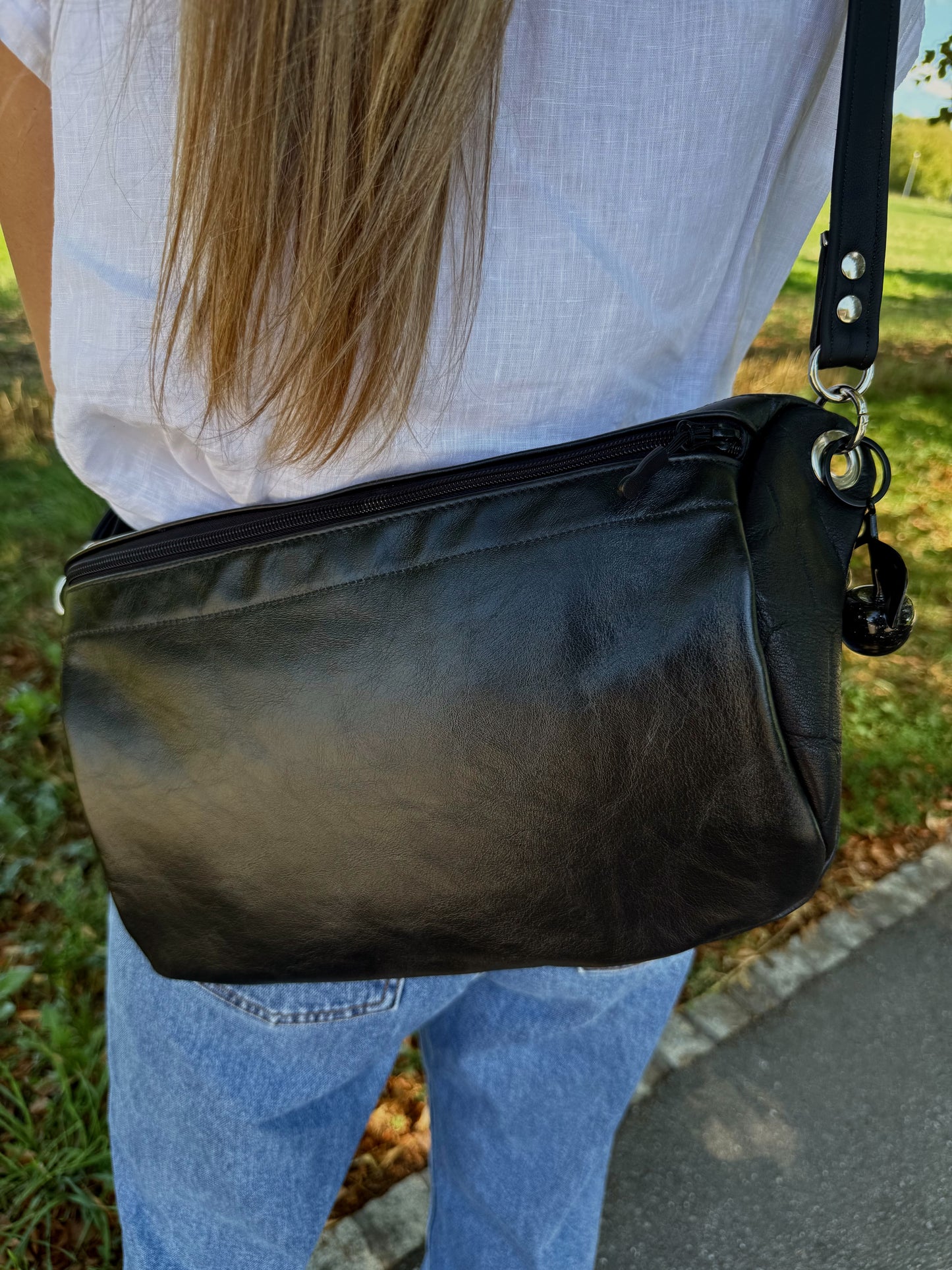 Sling-Tasche Large (Black Croc)
