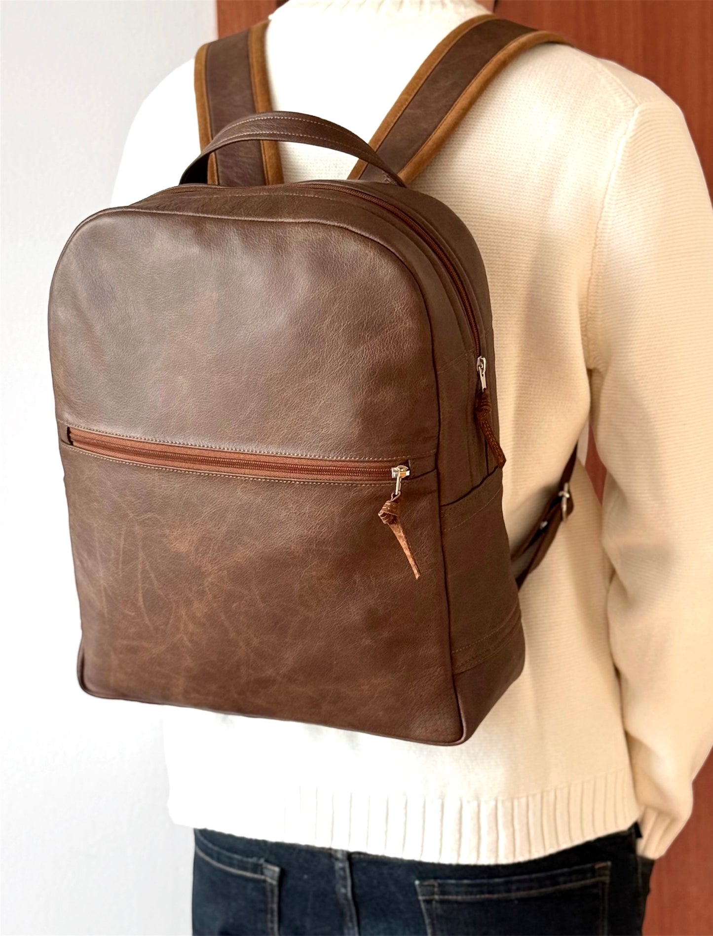 Classic Backpack (Cognac)