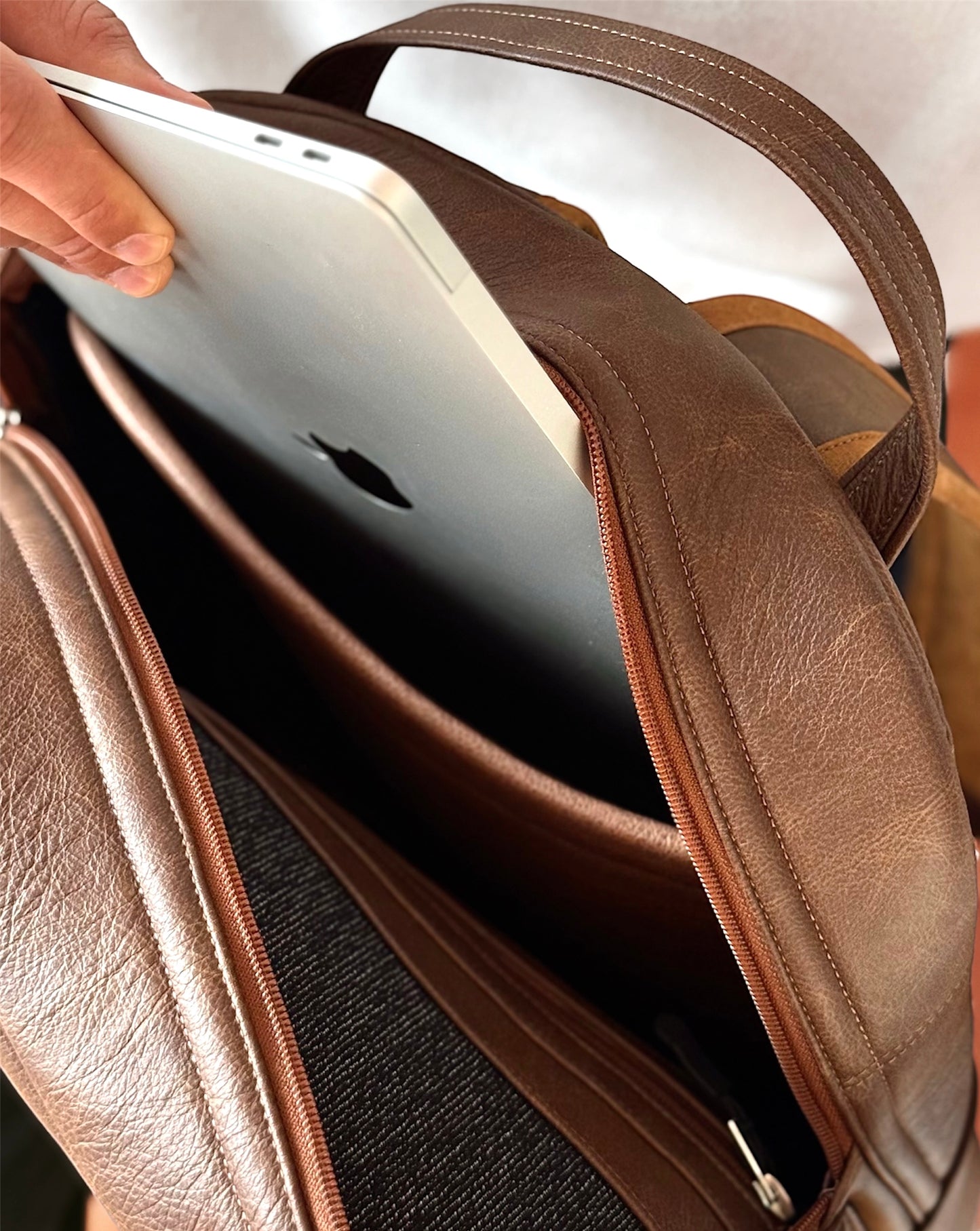 Classic Backpack (Cognac)