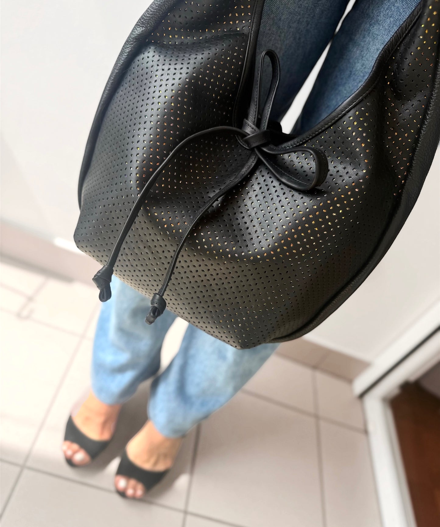 Hobo Bag Medium (Aura)