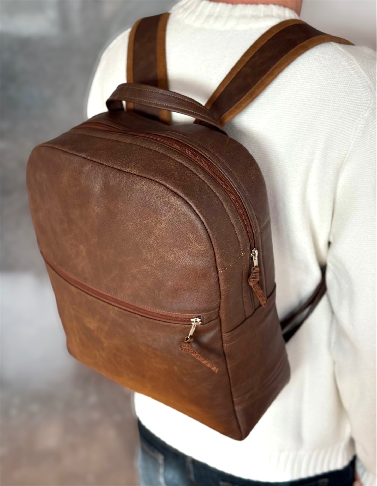 Classic Backpack (Cognac)