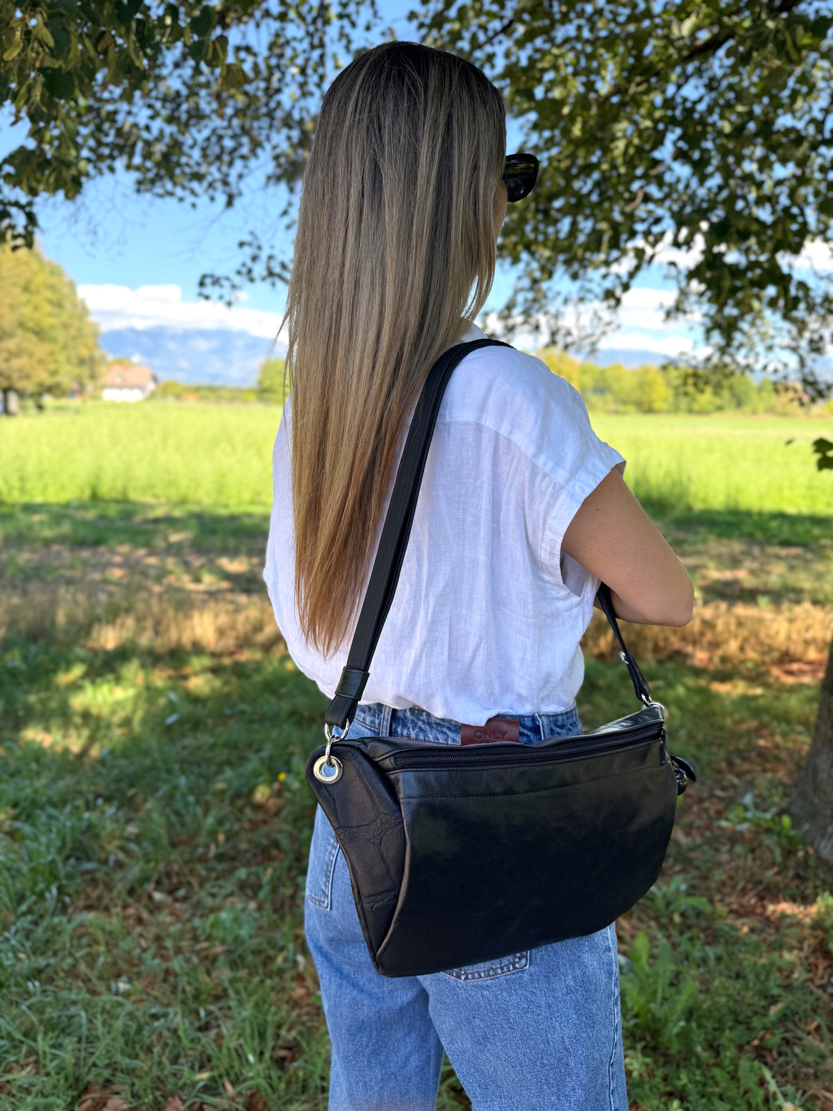 Sling-Tasche Large (Black Croc)