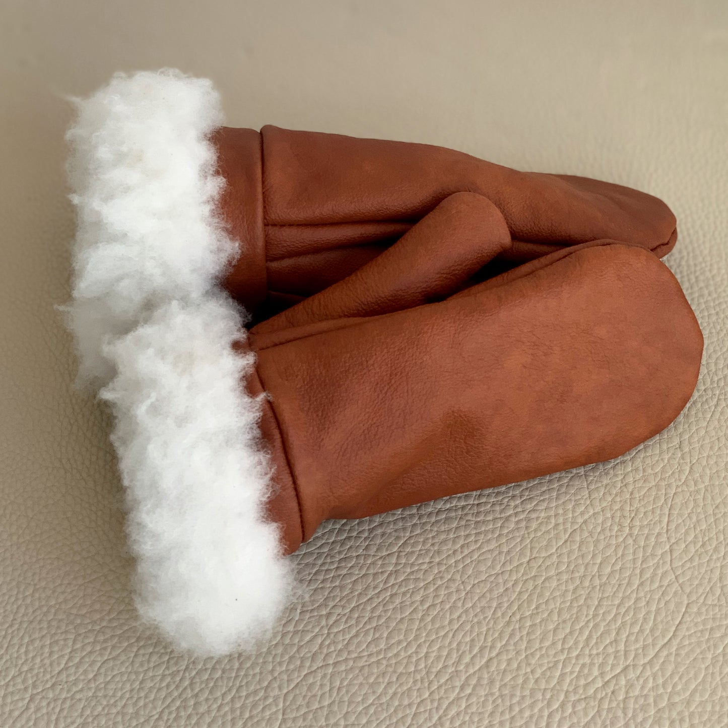Padded leather gloves, size S-M (Color: COGNAC)