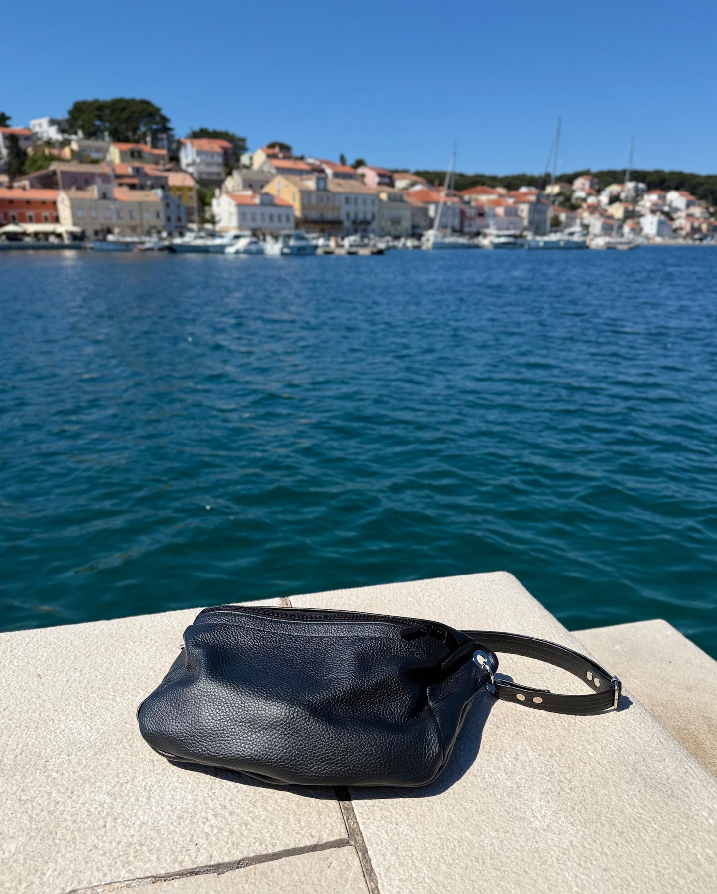 Sling Bag Large (Black)