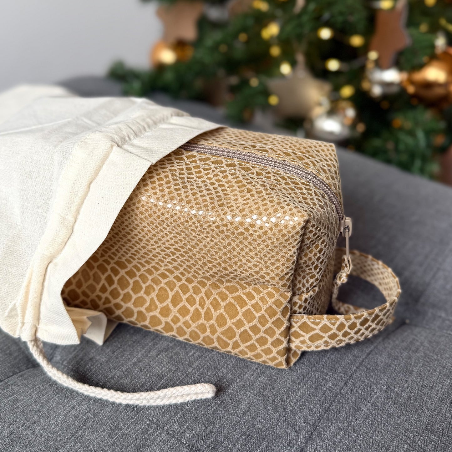 (Toaletna) torbica - Python