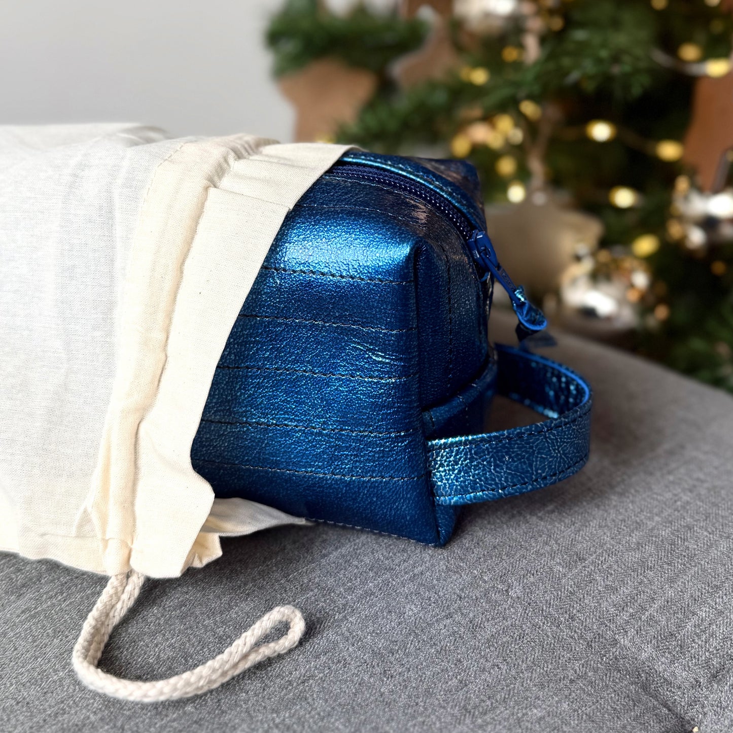 (Toaletna) torbica - Electric Blue