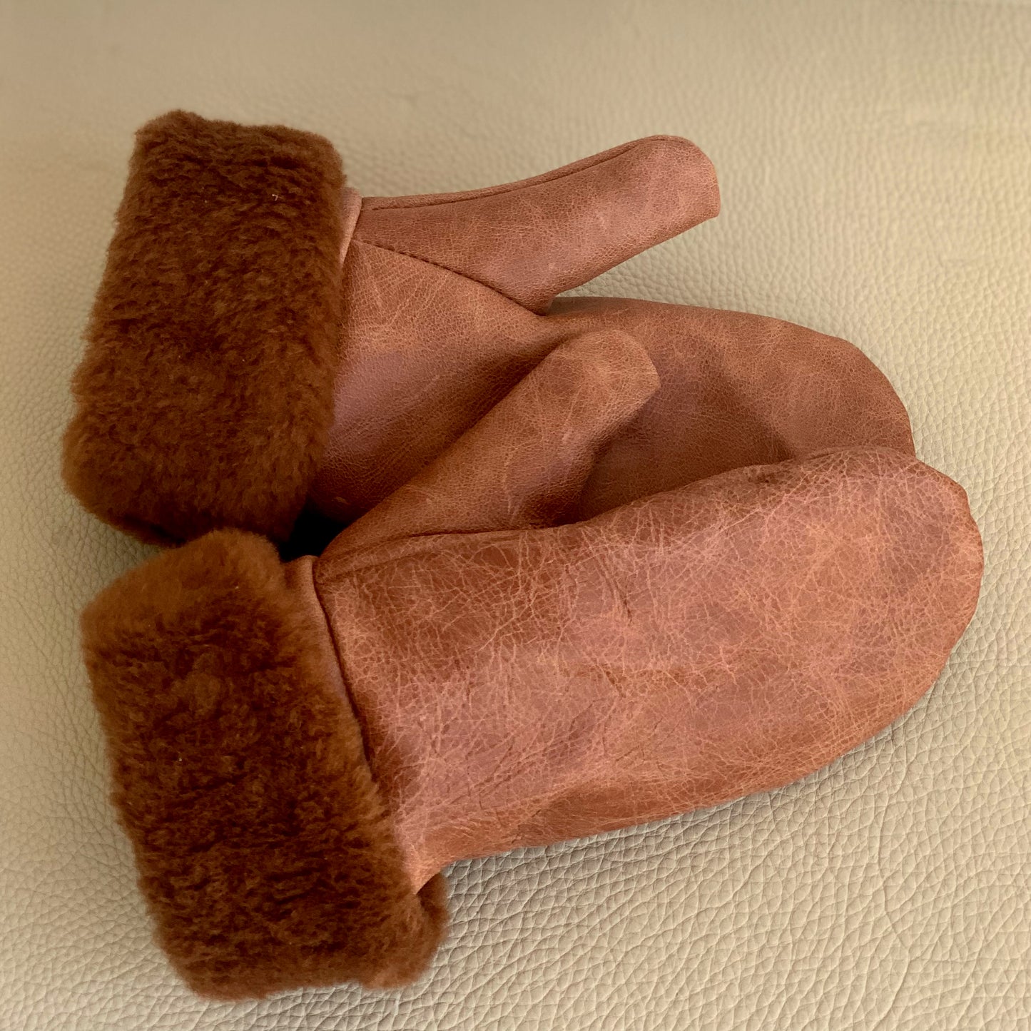 Padded leather gloves (mittens) , size L-XL (Color: WHISKEY)